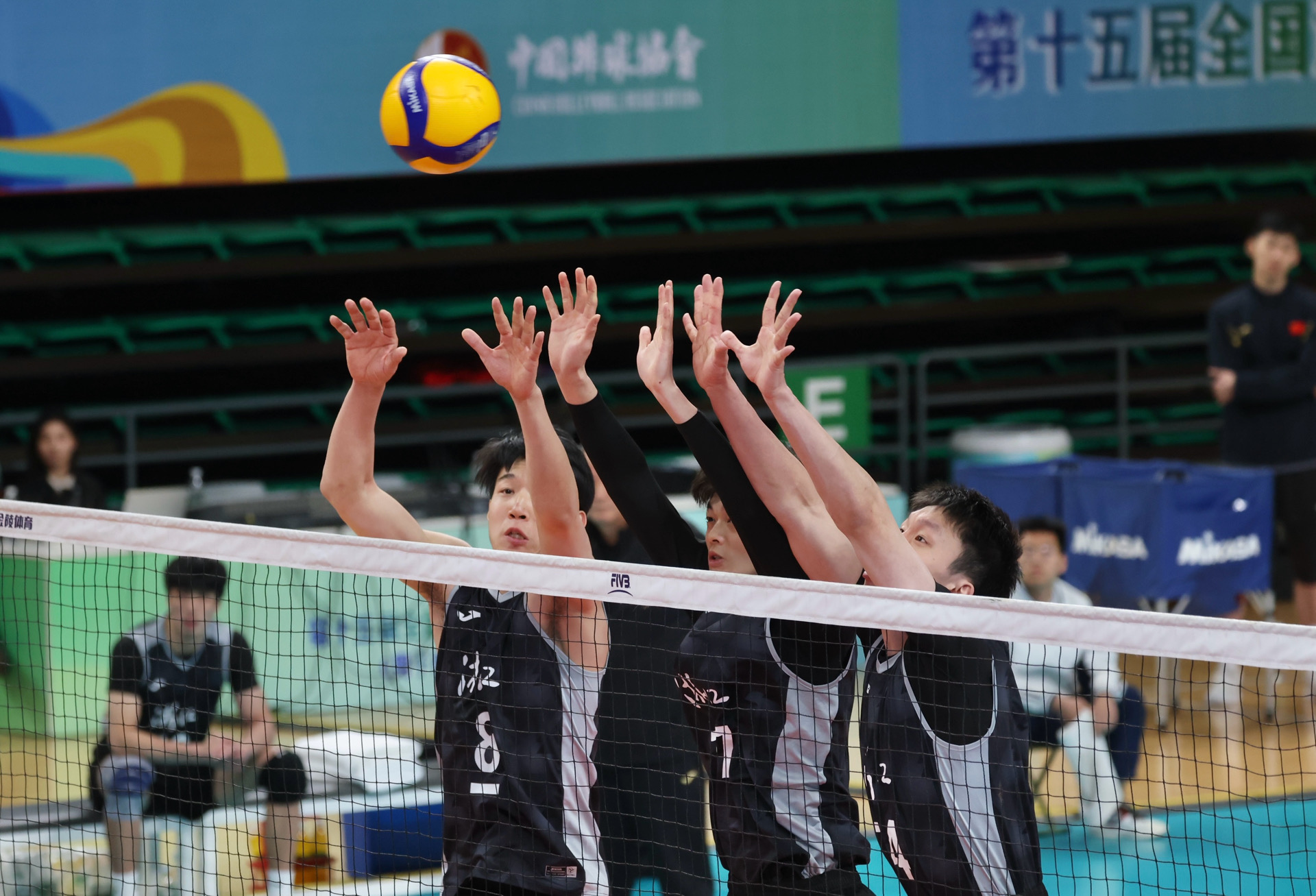 爱游戏官方链接-关于国际比赛日体能课后，浙江队内部沟通备战CBA常规赛，信心回归，心理建设被强调的信息